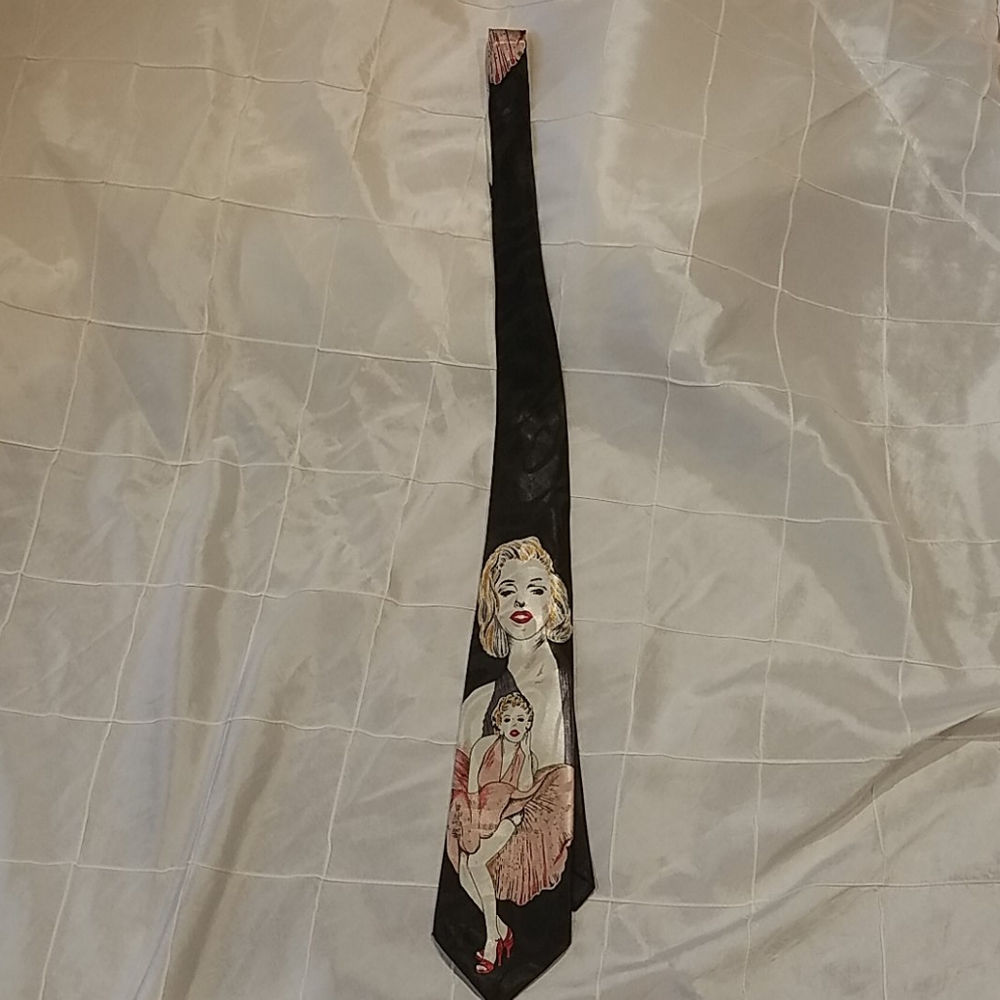 Marylin Monroe tie